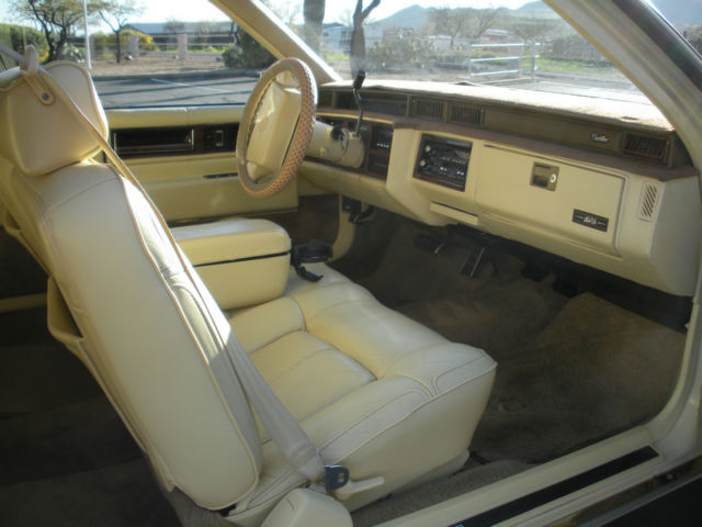 1990 Cadillac DeVille Base Coupe 2-Door - photo 12
