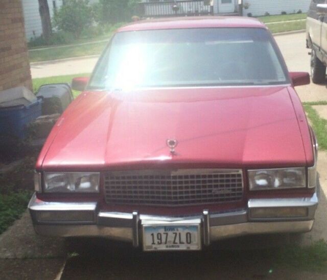 1990 Cadillac De ville. New fuel injectors, Battery, Muffler, and recent tuneup. 1990 Cadillac DeVille