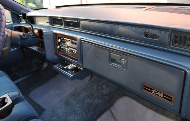 1990 Cadillac DeVille Base Sedan 4-Door - photo 12