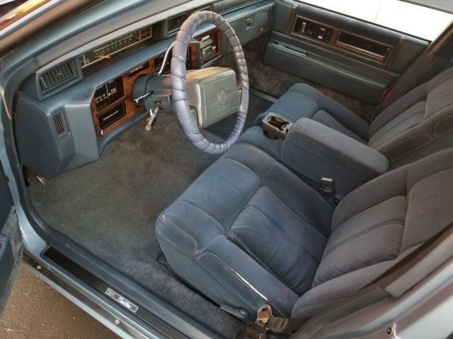 1990 Cadillac DeVille Base Sedan 4-Door - photo 7