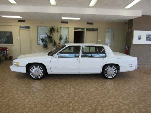 1990 Cadillac DeVille Base 4dr Sedan - photo 3