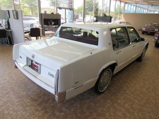1990 Cadillac DeVille Base 4dr Sedan - photo 6
