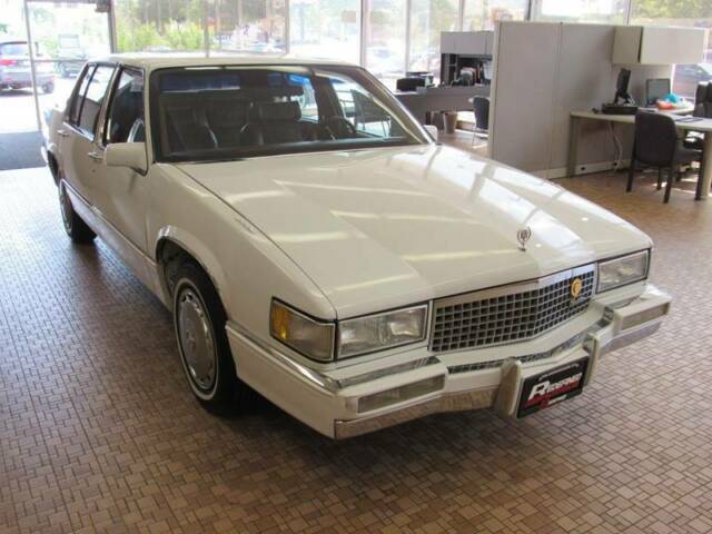 1990 Cadillac DeVille Base 4dr Sedan - photo 7