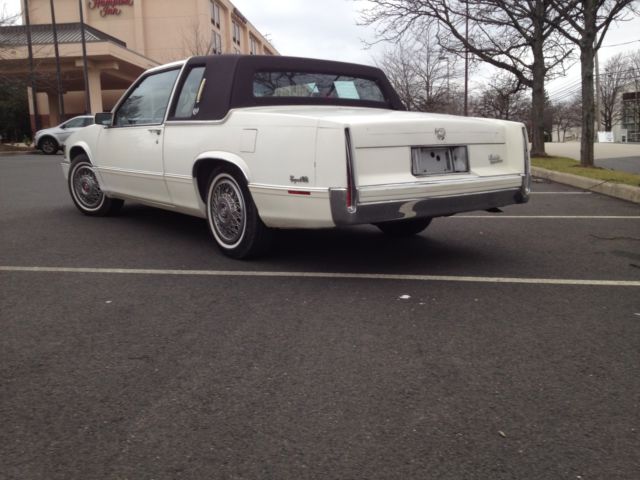 1990 Cadillac DeVille Base Coupe 2-Door - photo 3