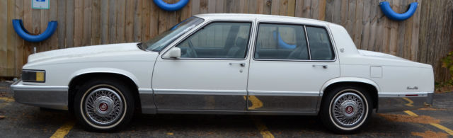 1990 Cadillac DeVille Base Sedan 4-Door