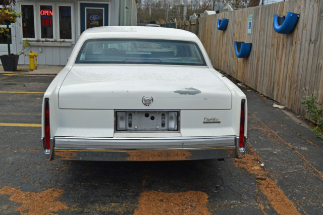 1990 Cadillac DeVille Base Sedan 4-Door - photo 3