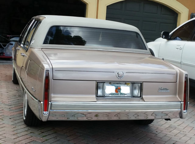 1990 Cadillac Fleetwood 4dr Sedan - photo 3