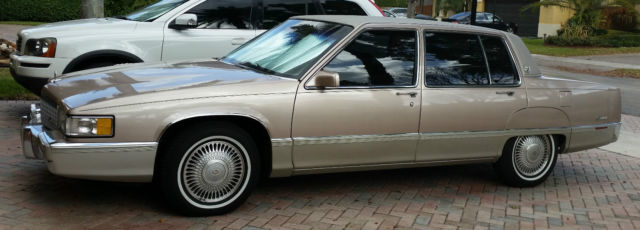1990 Cadillac Fleetwood 4dr Sedan - photo 5