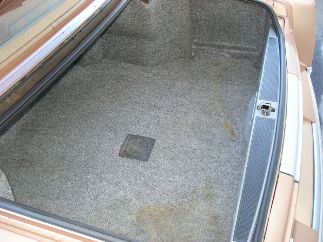 1990 Cadillac Fleetwood - photo 12