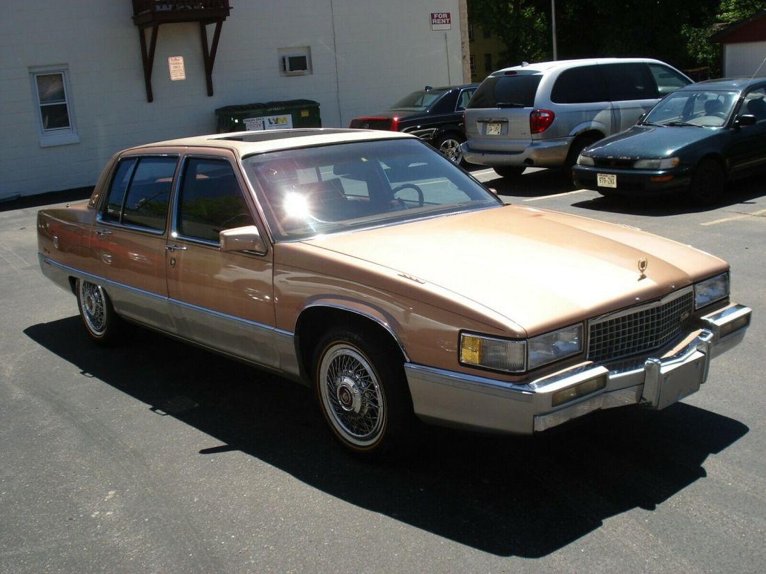 1990 Cadillac Fleetwood - photo 3