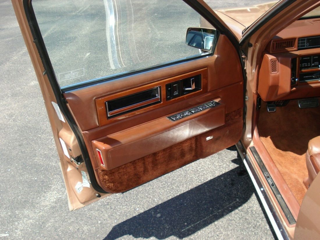 1990 Cadillac Fleetwood - photo 5