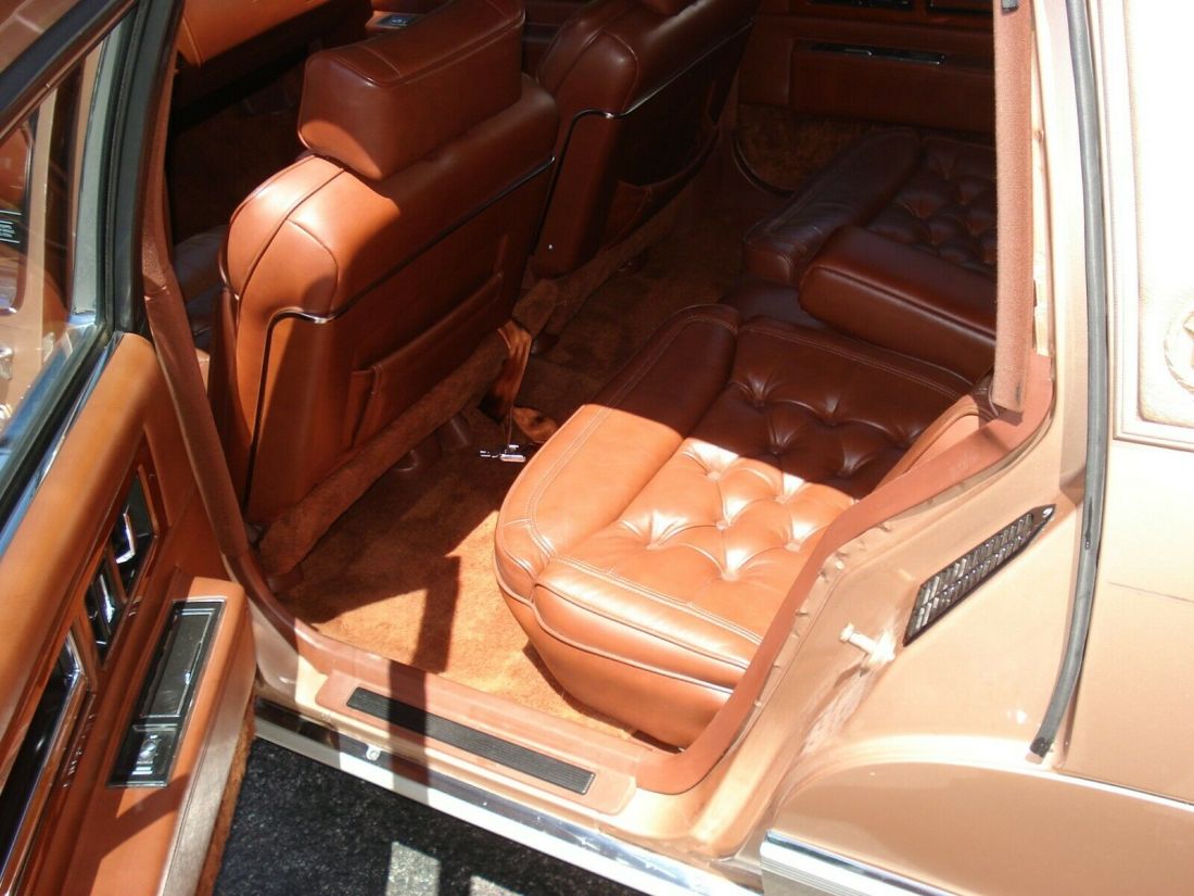 1990 Cadillac Fleetwood - photo 6