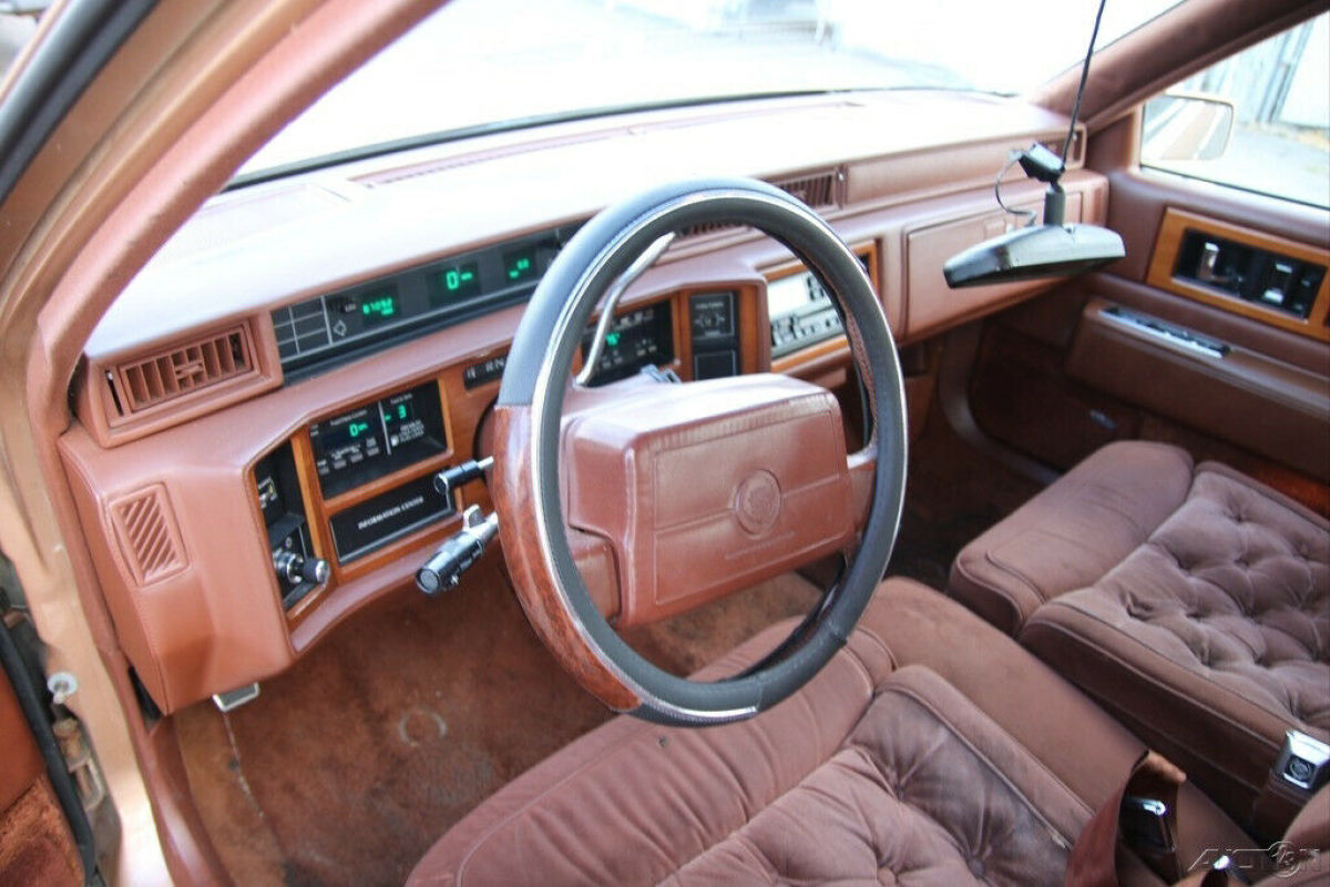1990 Cadillac Fleetwood - photo 12