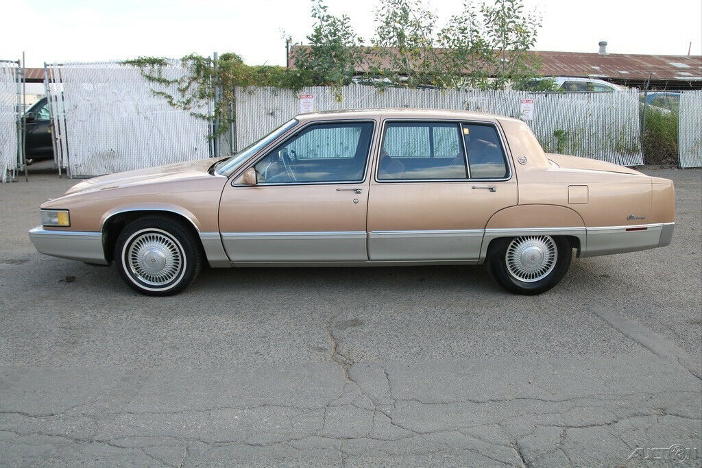 1990 Cadillac Fleetwood - photo 2
