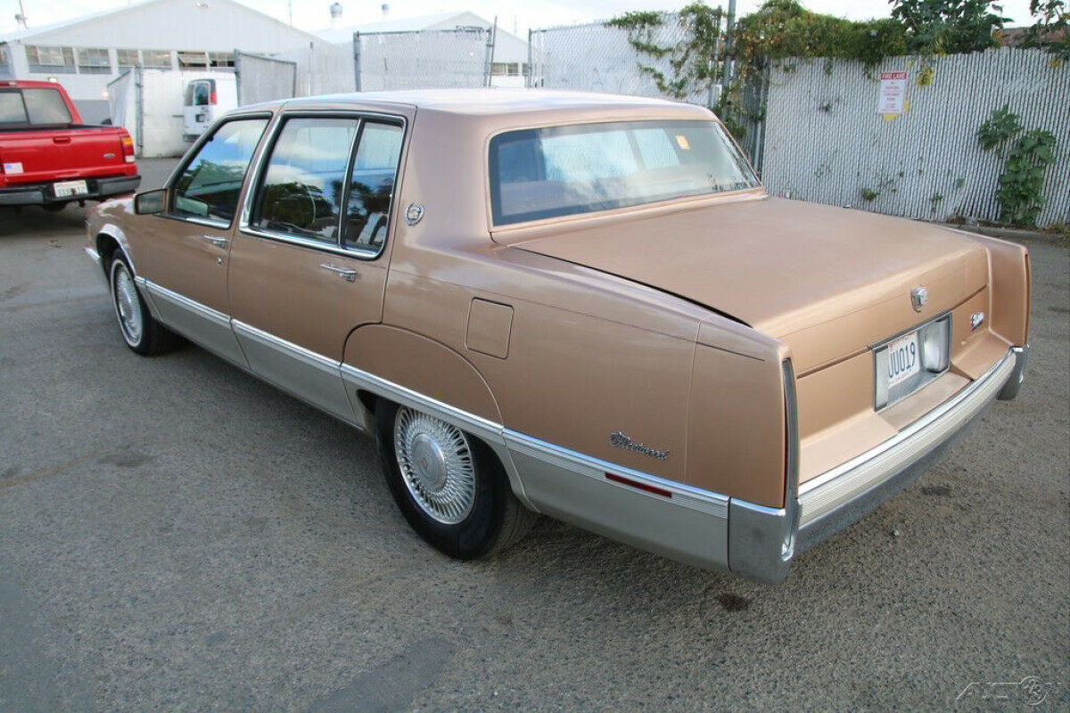 1990 Cadillac Fleetwood - photo 3