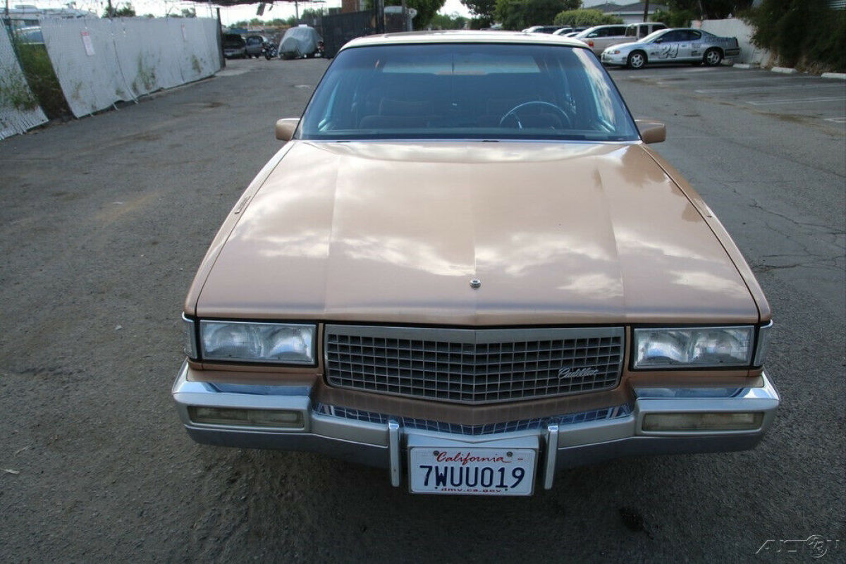 1990 Cadillac Fleetwood - photo 8