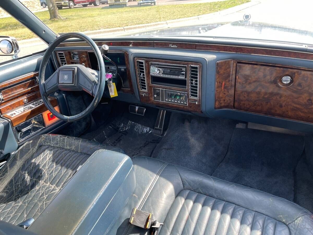 1990 Cadillac Fleetwood - photo 13