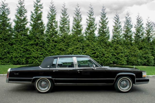 1990 Cadillac Fleetwood Brougham DeElegance - GM Museum Car 1990 Cadillac Brougham de'Elegance