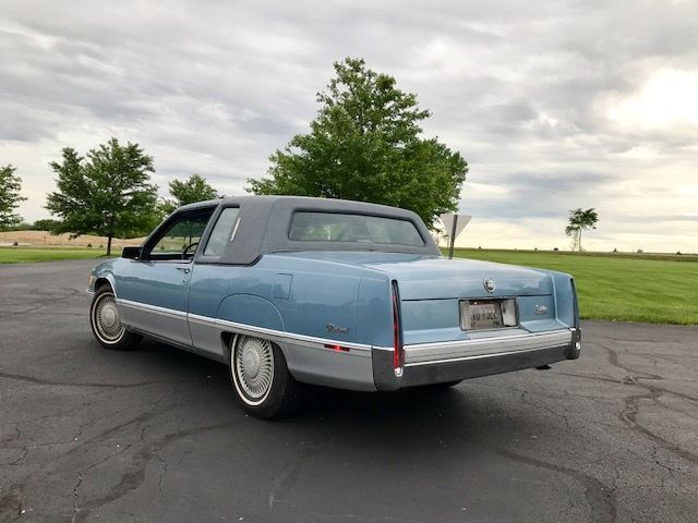 1990 Cadillac Fleetwood - photo 3