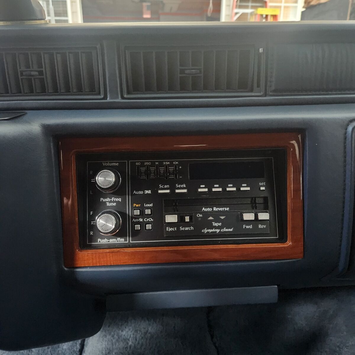 1990 Cadillac Fleetwood Coupe - photo 10