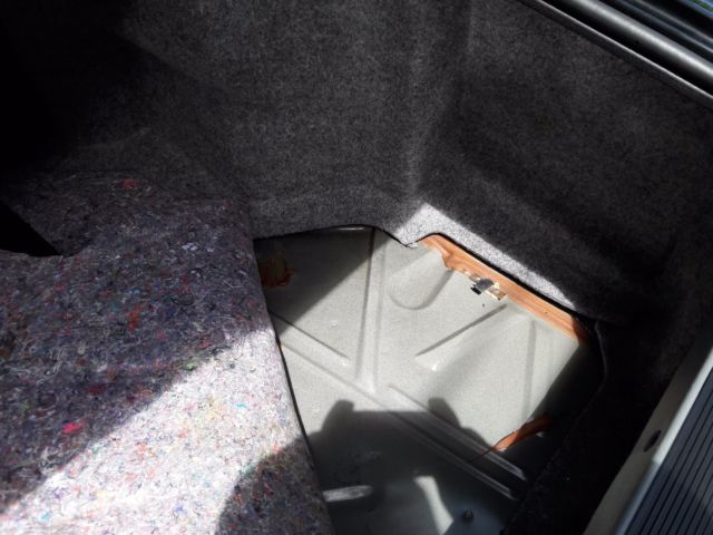 1990 Cadillac Fleetwood d'Elegance package - photo 11