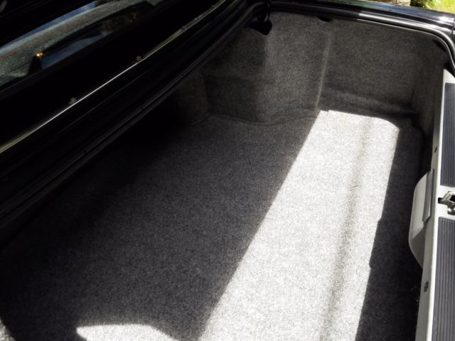 1990 Cadillac Fleetwood d'Elegance package - photo 12