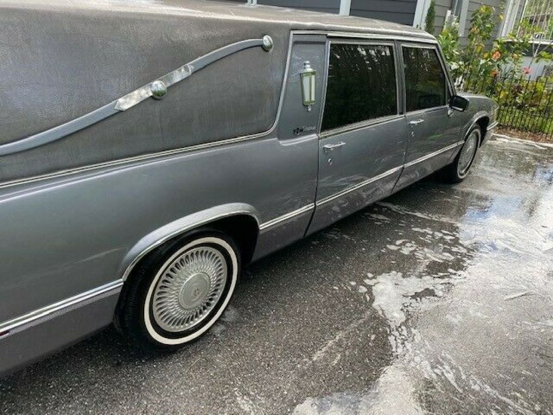1990 Cadillac Fleetwood - photo 2
