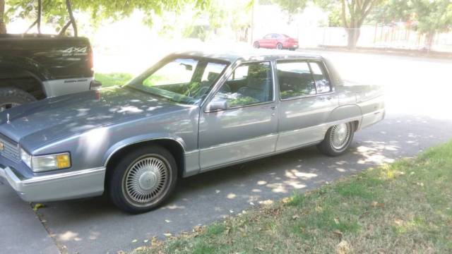 1990 Cadillac Fleetwood - photo 2