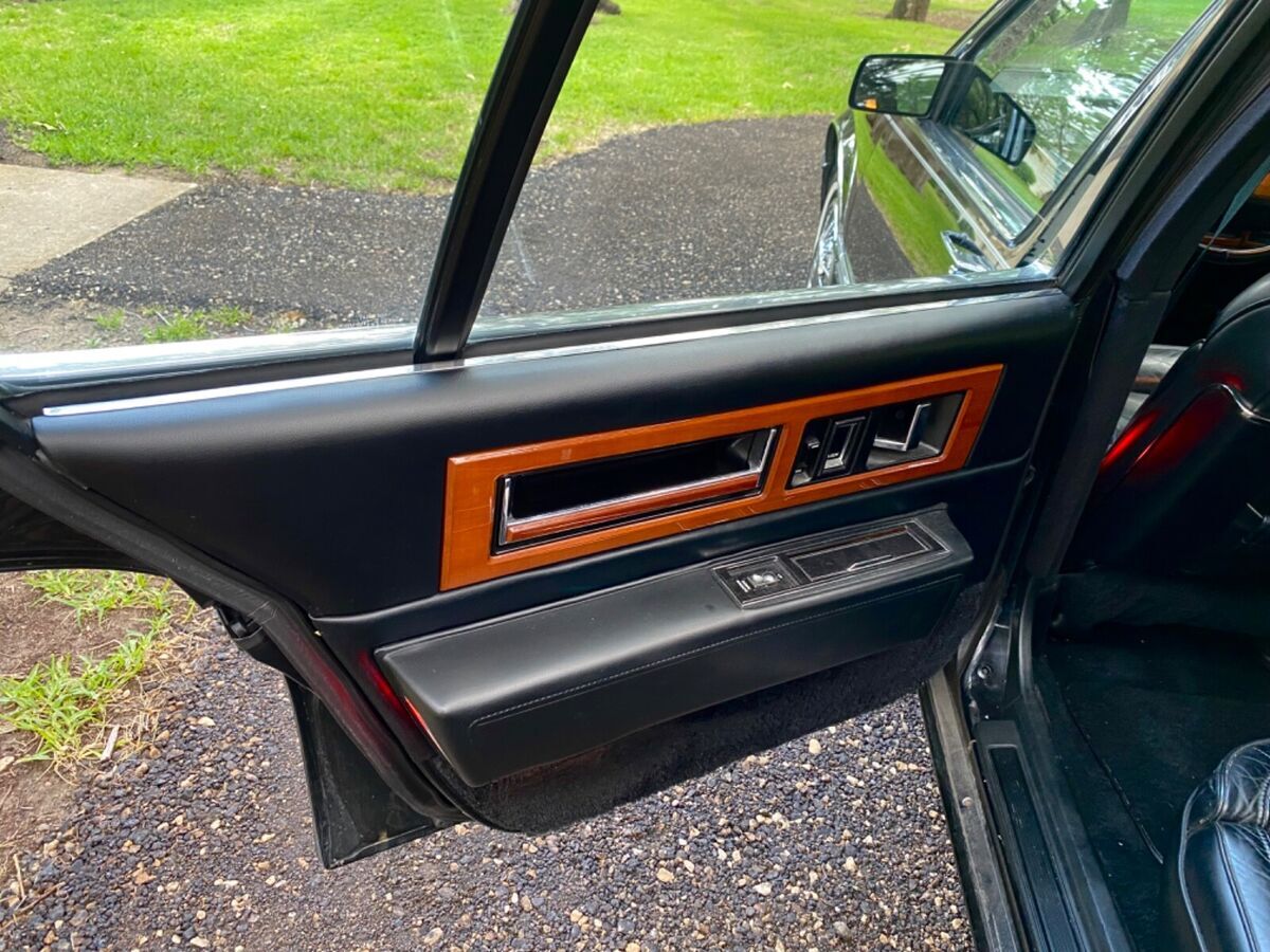 1990 Cadillac Fleetwood - photo 10