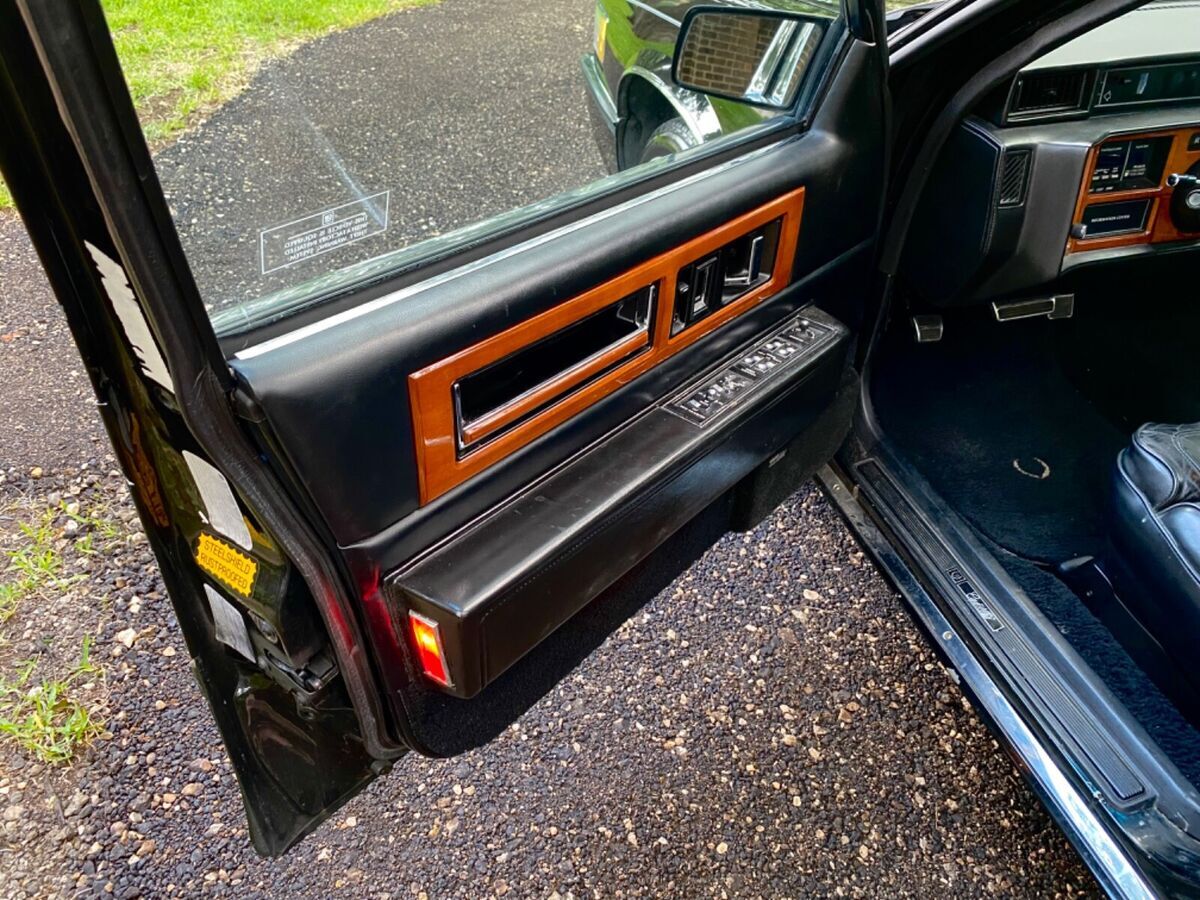 1990 Cadillac Fleetwood - photo 11