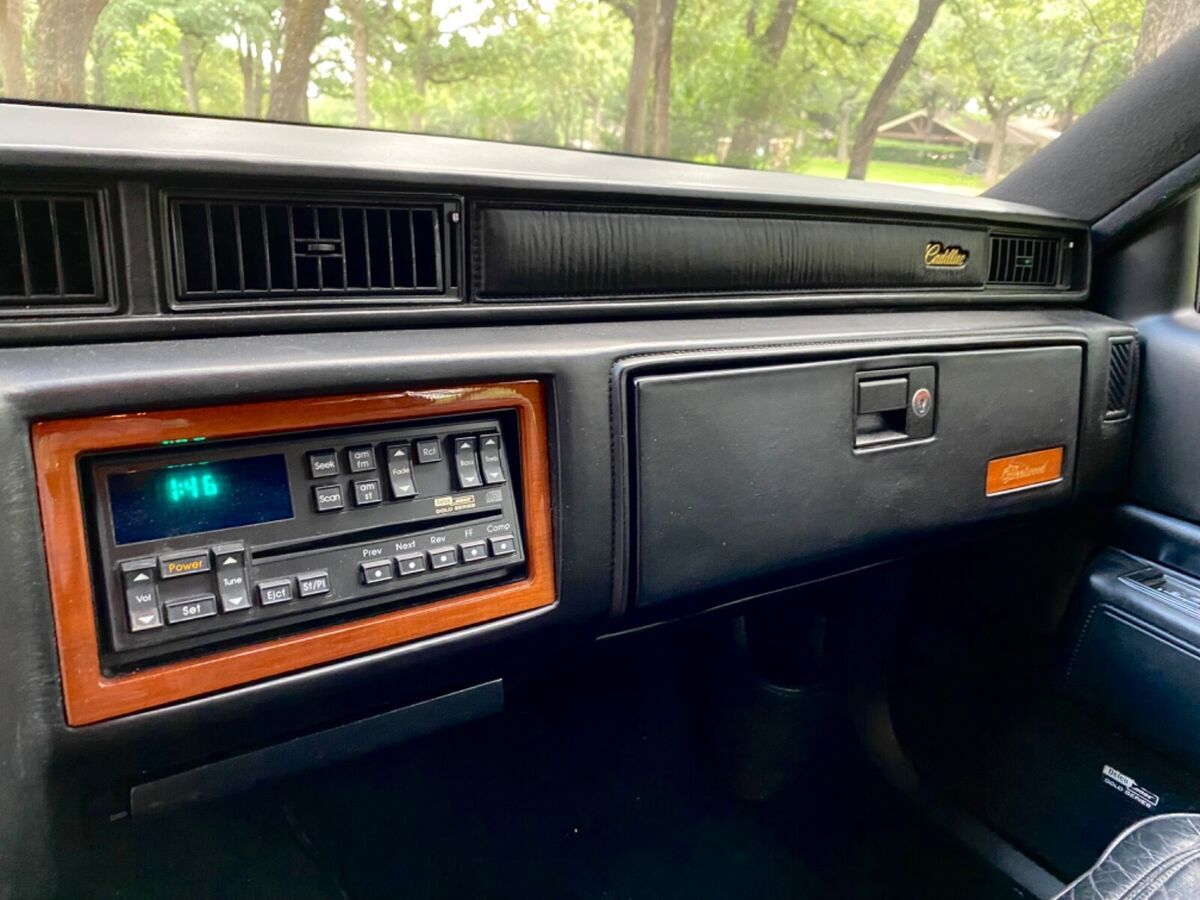 1990 Cadillac Fleetwood - photo 7