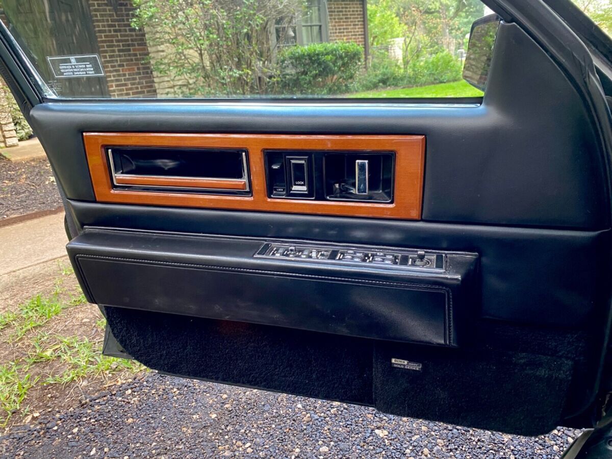 1990 Cadillac Fleetwood - photo 9