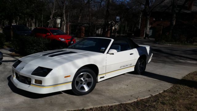 1990 Chevrolet Camaro IROC Z - photo 11