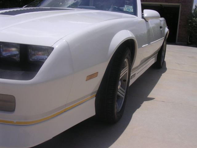 1990 Chevrolet Camaro IROC Z - photo 4