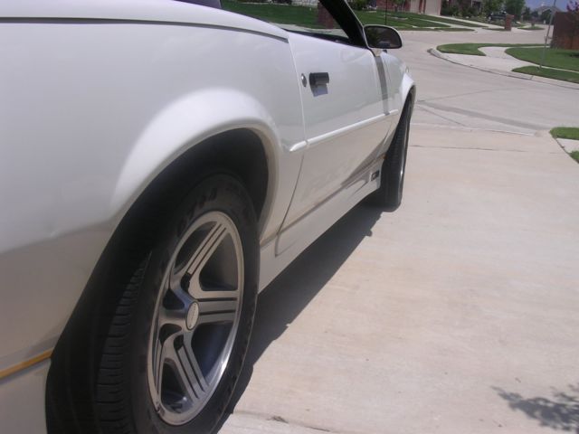 1990 Chevrolet Camaro IROC Z - photo 6