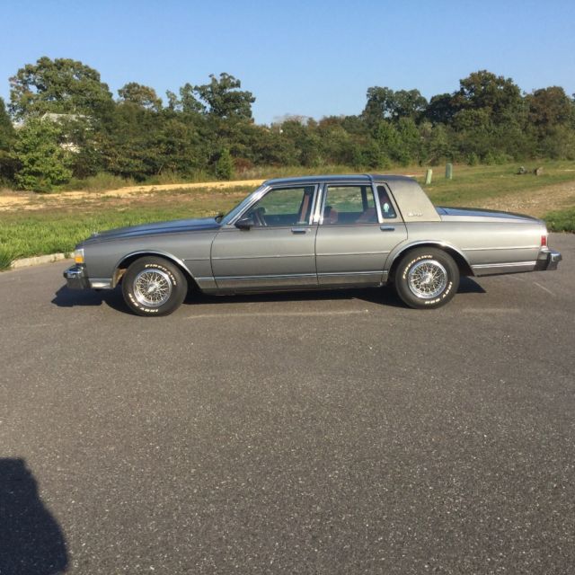 1990 Chevrolet Caprice Brougham LS - photo 2
