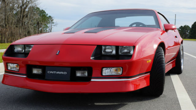 1990 Chevrolet Camaro IROC edition - photo 9