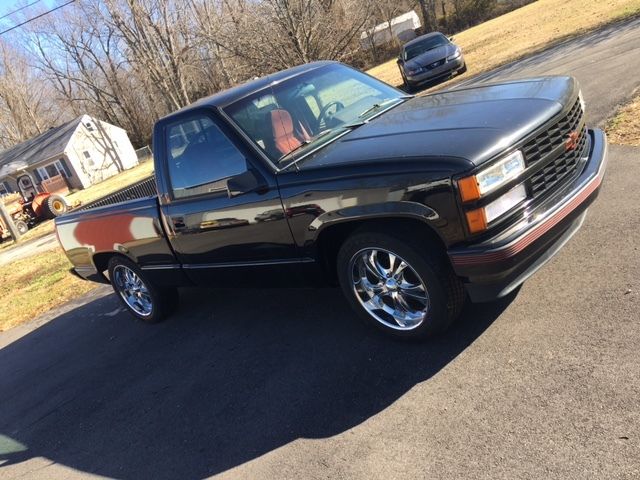 1990 Chevrolet C/K Pickup 1500 - photo 2