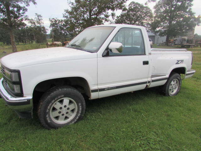 1990 Chevrolet 1500 stepside Z71 Short Bed 4x4 White Pickup Truck 1990 Chevrolet C/K Pickup 1500