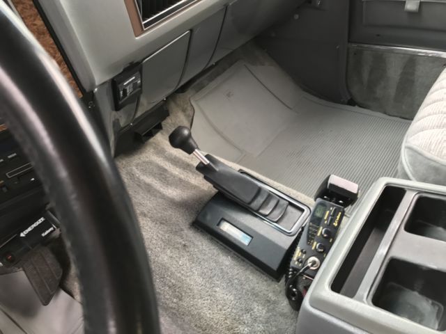 1990 Chevrolet Suburban Silverado Sport Utility 4-Door - photo 13