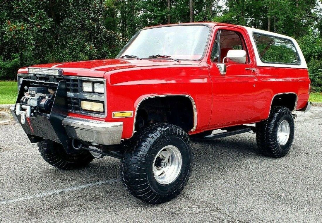 1990 Chevrolet Blazer SUV Red 4WD Automatic V10 1990 Chevrolet Blazer V10