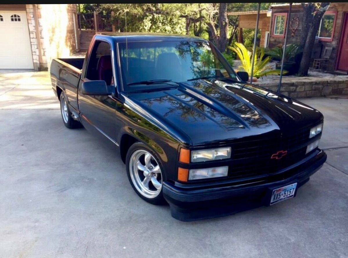 1990 Chevrolet C1500. Custom frame up SS 454. Custom ostrich leather seats 1990 Chevrolet C/K Pickup 1500