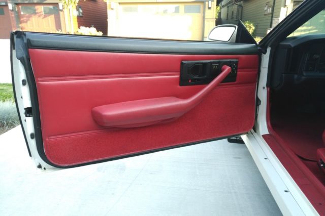 1990 Chevrolet Camaro iroc - photo 9