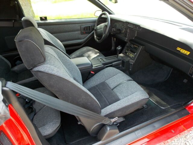 1990 Chevrolet Camaro - photo 13