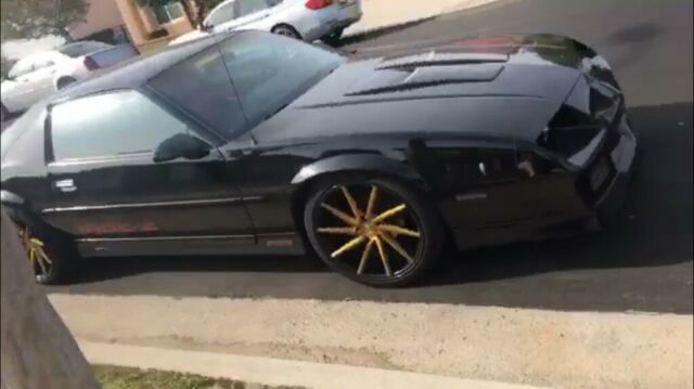 1990 Chevrolet Camaro Black and red - photo 2