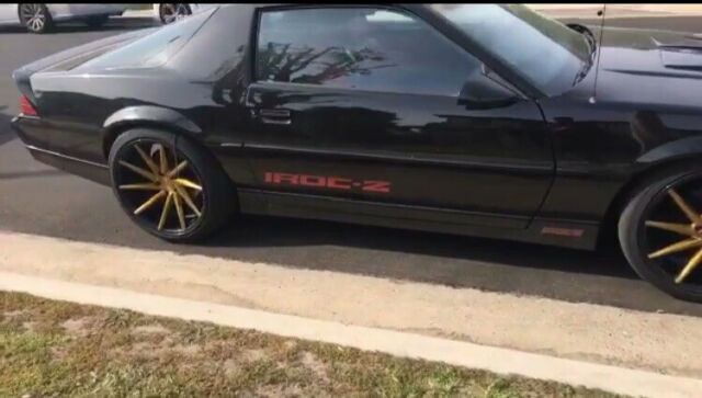 1990 Chevrolet Camaro Black and red - photo 3
