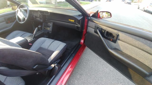 1990 Chevrolet Camaro Iroc Z - photo 9