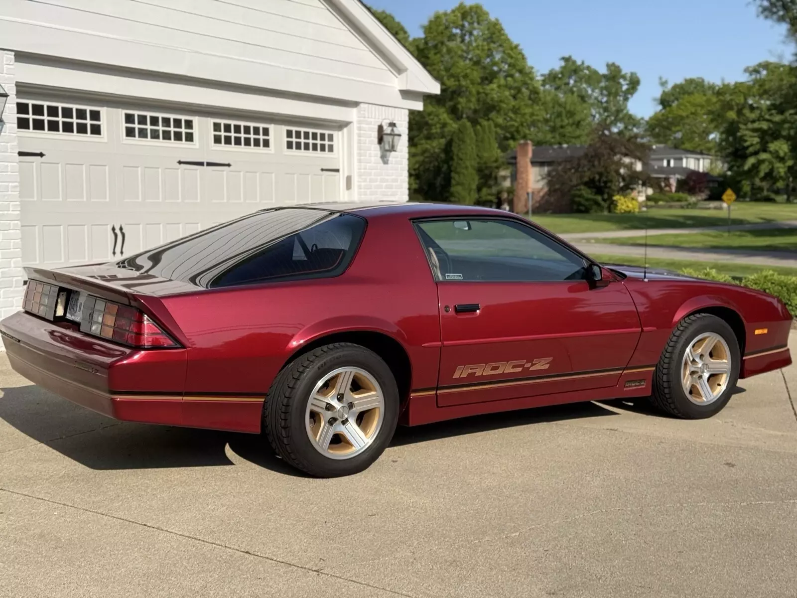 1990 Chevrolet Camaro IROC-Z 9600 miles Call 248-760-0021 - photo 4