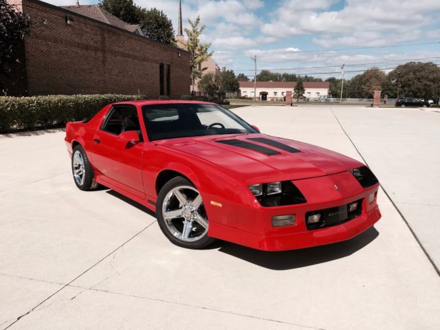 1990 Chevrolet Camaro Iroc Z/28 - 49k miles - New Chrome 18" wheels - 4 wheel di 1990 Chevrolet Camaro