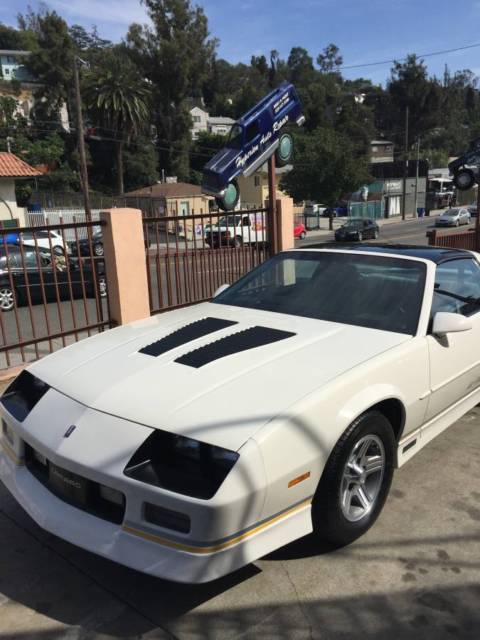 1990 Chevrolet Camaro Z28 Iroc-Z T-Top Collector Super Low Miles Immaculate Car 1990 Chevrolet Camaro Z28 Iroc-Z